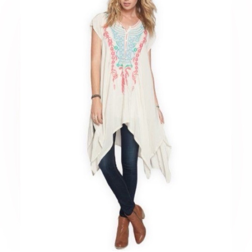 Johnny Was 100% Silk BIYA Embroidered Tunic Top Handkerchief Hem Size S or Small